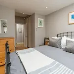 Gorgeous Flat With Garden In Battersea